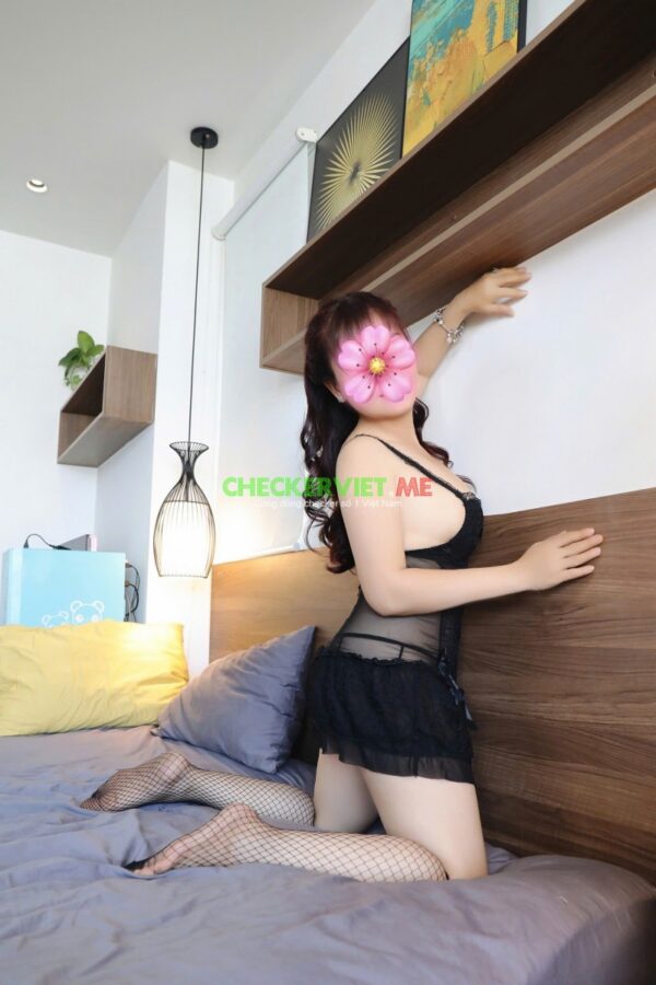myra tran dang cap gai goi sieu dam phuc vu chu dao hon nguoi tinh 3